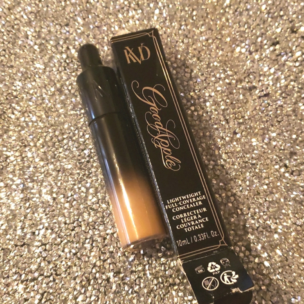 🧚♀️MEDIUM 129 Kat Von D DISCONTINUED Good Apple Foundation NWT - Picture 1 of 4